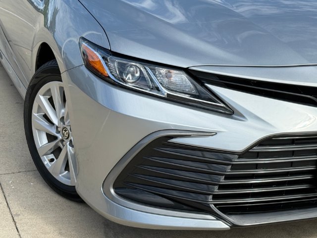 Used 2024 Toyota Camry LE FWD image 6