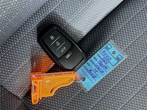 Used 2024 Toyota Corolla SE image 36