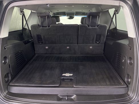 Used 2018 Chevrolet Suburban LS w/ All-Season Package image 30
