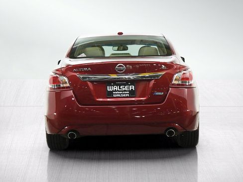 Used 2013 Nissan Altima 2.5 SL w/ Technology Pkg FWD image 4