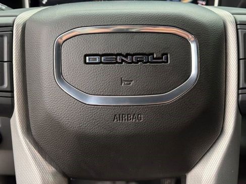 Used 2024 GMC Sierra 2500 Denali AWD/4WD image 9