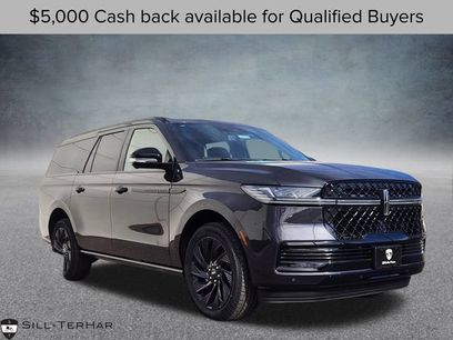 New 2026 Lincoln Navigator L Reserve w/ Jet Appearance Package