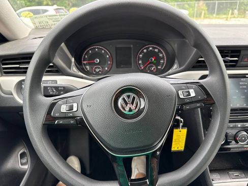 Used 2020 Volkswagen Passat 2.0T S FWD image 2