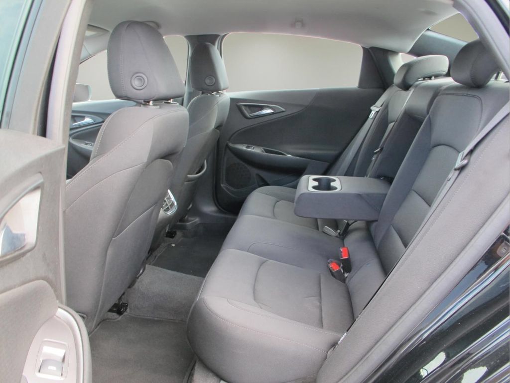 Used 2025 Chevrolet Malibu LT FWD image 24
