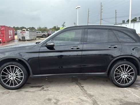 Used 2022 Mercedes-Benz GLC 300 w/ AMG Line image 4