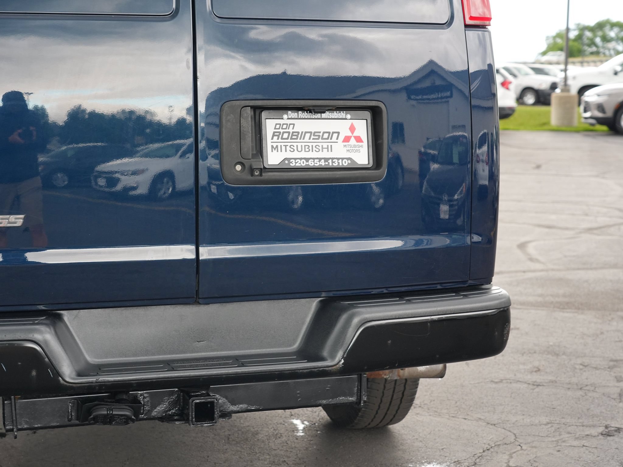 Used 2019 Chevrolet Express 2500 w/ Communications Package RWD image 11