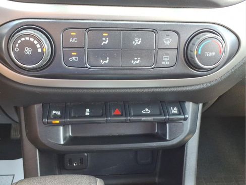 Used 2021 Chevrolet Colorado LT w/ Safety Package RWD image 25