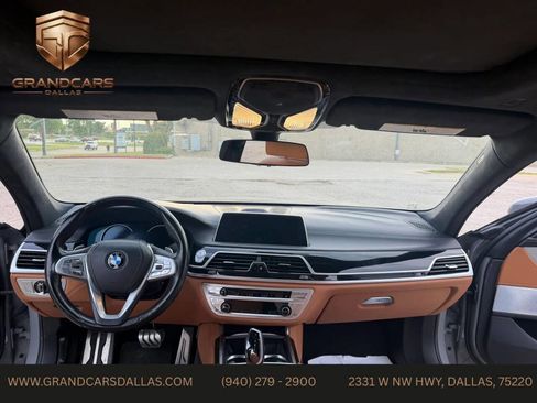 Used 2018 BMW 750i RWD image 11
