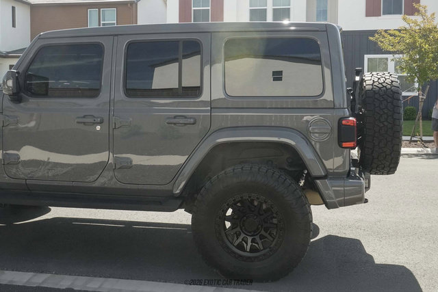 Used 2022 Jeep Wrangler Unlimited Sahara AWD/4WD image 5