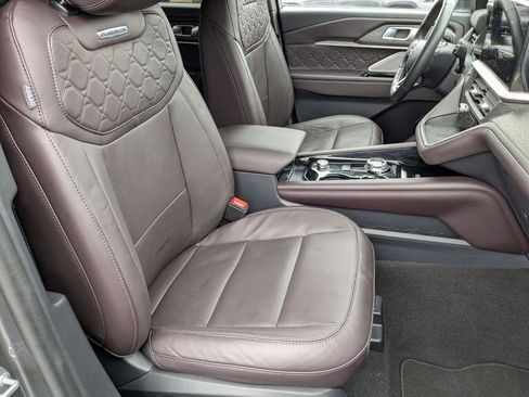 Used 2025 Ford Explorer Platinum w/ LUX Leather Package image 34