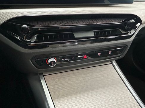 Used 2025 BMW 330i xDrive Sedan image 19