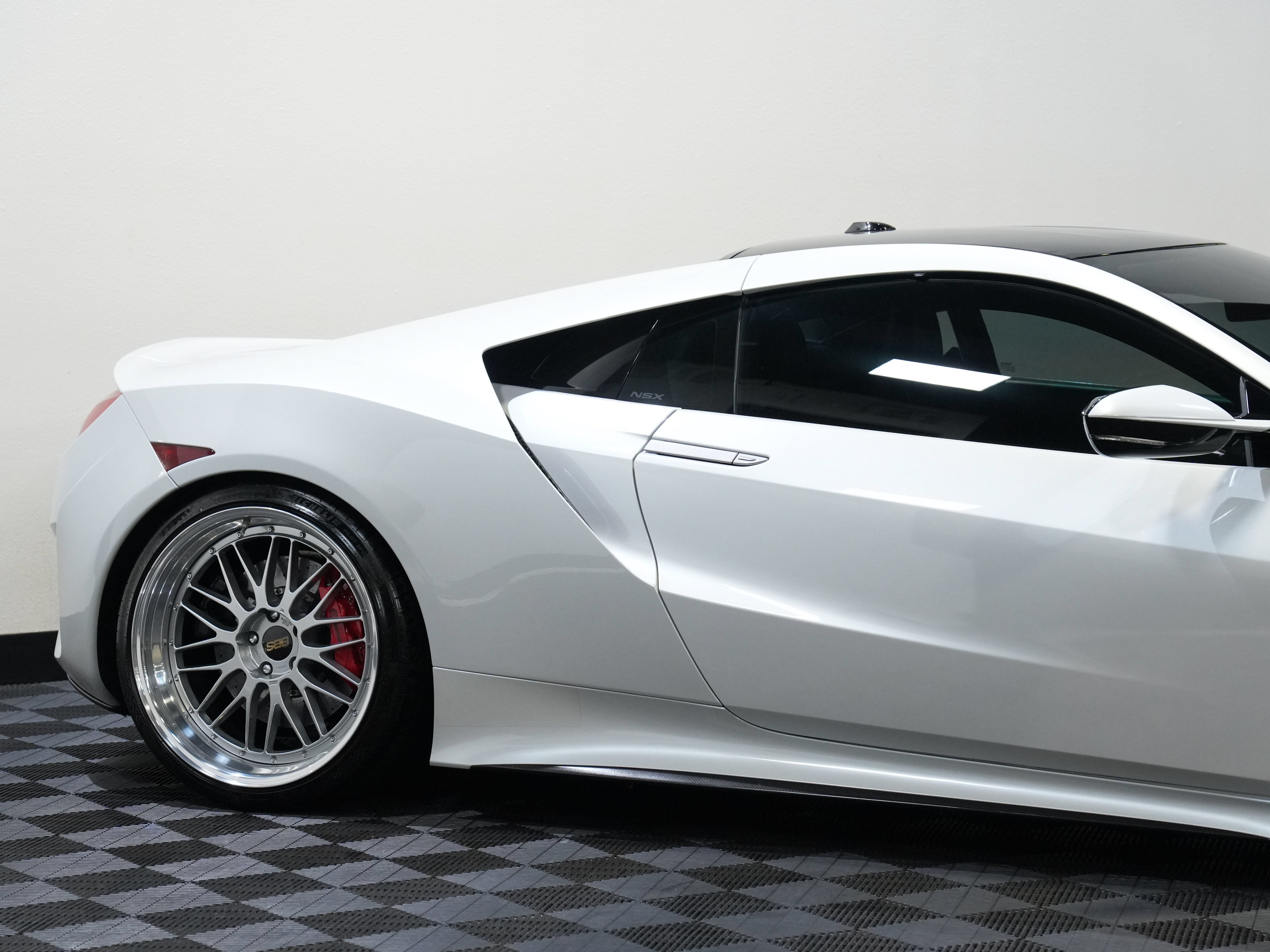 Used 2017 Acura NSX AWD/4WD image 14