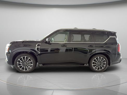 Used 2025 Nissan Armada Platinum Reserve w/ Convenience Package RWD image 2