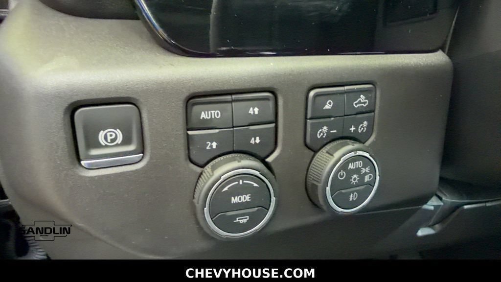 Used 2024 Chevrolet Silverado 1500 LT Trail Boss w/ LT Trail Boss Premium Package AWD/4WD image 31