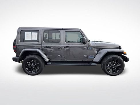 Used 2025 Jeep Wrangler Unlimited Sahara AWD/4WD image 2