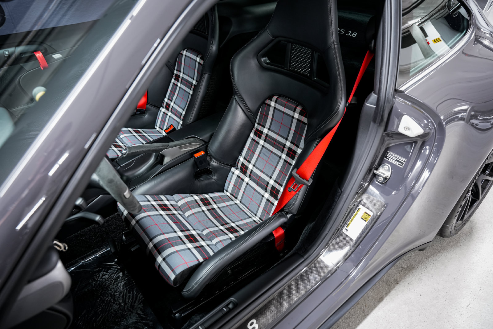 Used 2011 Porsche 911 GT3 RS RWD image 17