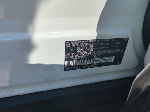 Used 2023 Toyota RAV4 XLE Premium image 31