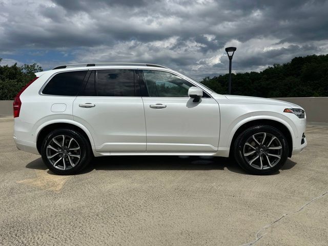 Used 2018 Volvo XC90 T6 Momentum w/ Convenience Package AWD/4WD image 9