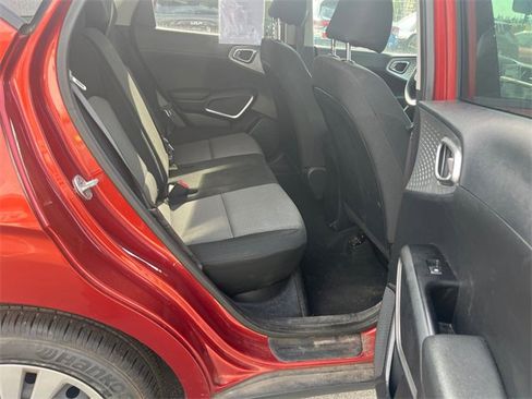 Used 2022 Kia Soul LX image 12