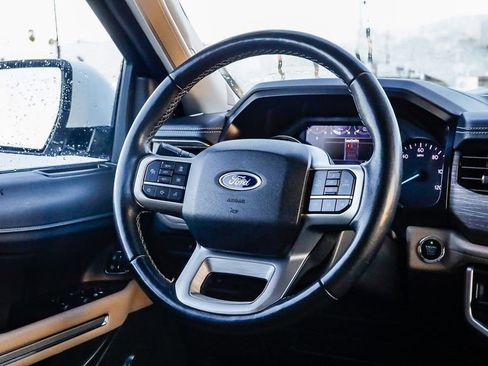 Used 2023 Ford Expedition Limited image 16