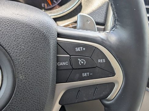 Used 2014 Jeep Grand Cherokee Limited w/ Mopar Chrome Edition Group AWD/4WD image 35