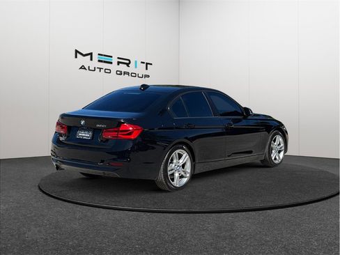 Used 2018 BMW 320i Sedan RWD image 9