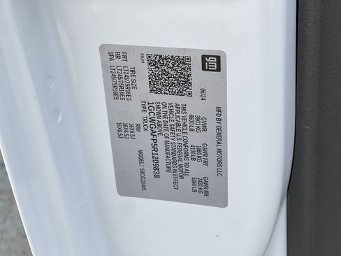 Used 2024 Chevrolet Express 2500 w/ Driver Convenience Package image 29