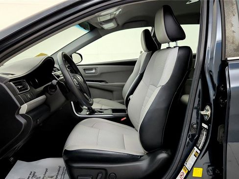 Certified 2017 Toyota Camry SE image 36