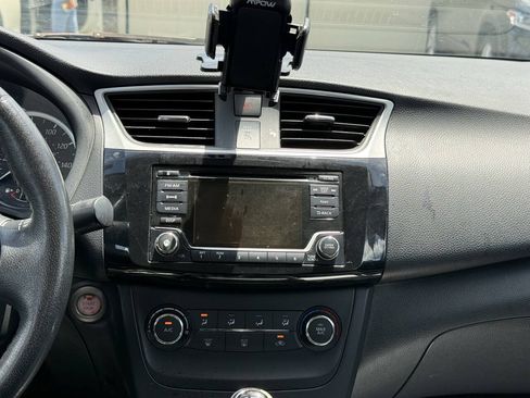 Used 2016 Nissan Sentra SV FWD image 17