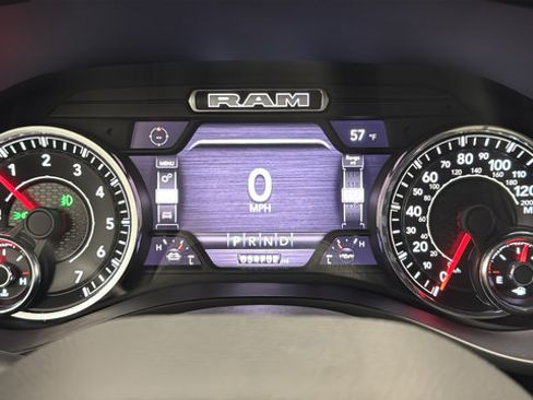 Used 2024 RAM 1500 Laramie AWD/4WD image 15