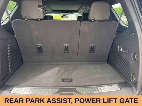 Used 2026 GMC Yukon Denali w/ Sun & Power Step Package AWD/4WD image 8