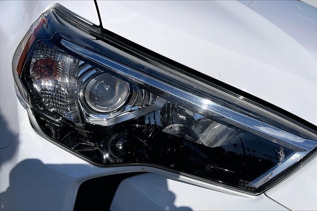 Used 2019 Toyota 4Runner SR5 Premium AWD/4WD image 29