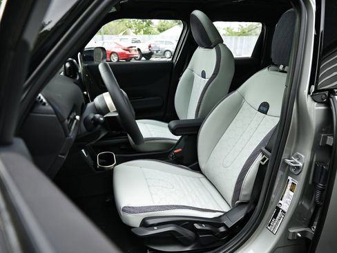 New 2026 MINI Cooper 4-Door Hardtop FWD image 19