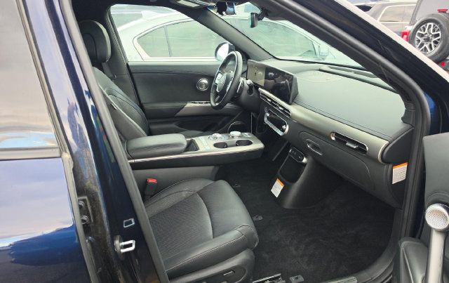 Used 2025 Genesis GV60 Advanced AWD/4WD image 6