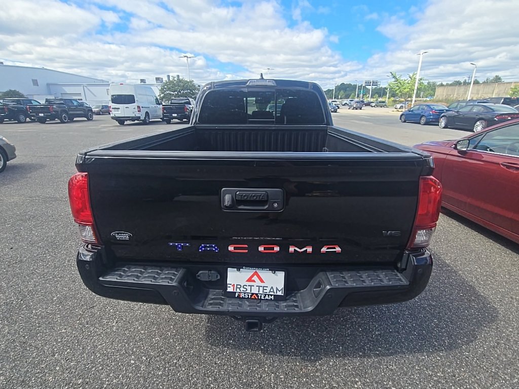 Used 2018 Toyota Tacoma TRD Off-Road w/ Technology Package AWD/4WD image 6