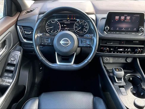 Used 2023 Nissan Rogue SV w/ SV Premium B Package image 17