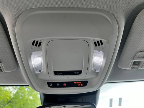 Certified 2025 Buick Envision Sport Touring AWD/4WD image 25
