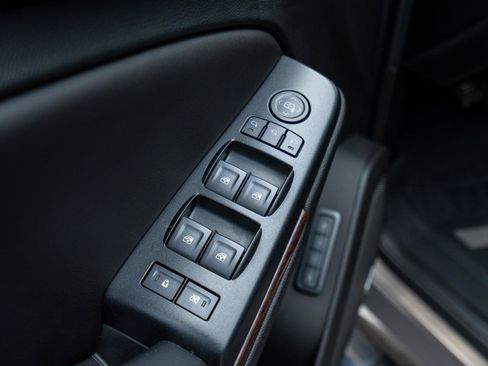 Used 2019 GMC Yukon XL SLT AWD/4WD image 17