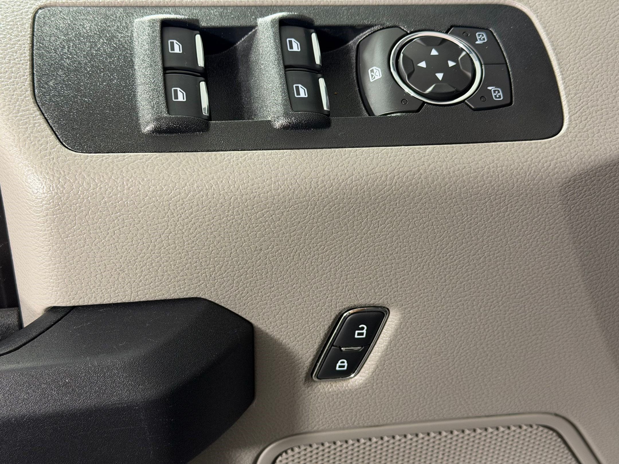 Used 2018 Ford F150 XL w/ Equipment Group 101A Mid AWD/4WD image 14