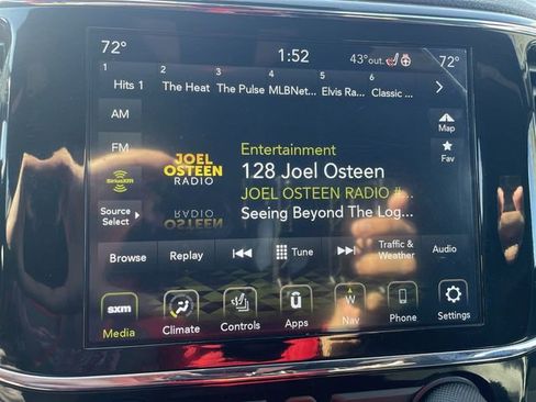 Used 2022 Jeep Grand Cherokee Laredo X image 13