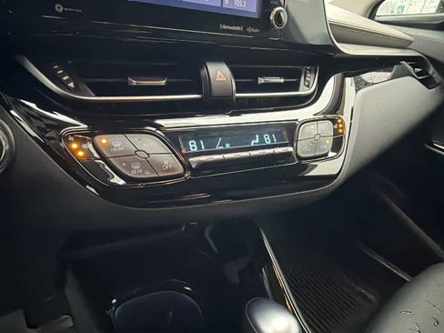 Used 2022 Toyota C-HR Limited image 14