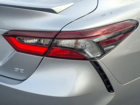Used 2023 Toyota Camry SE w/ Cold Weather Package image 9