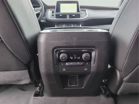 Used 2024 Chevrolet Suburban Premier RWD image 30