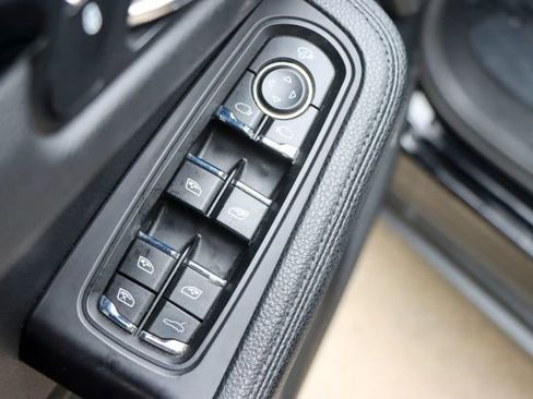 Used 2017 Porsche Macan S image 14