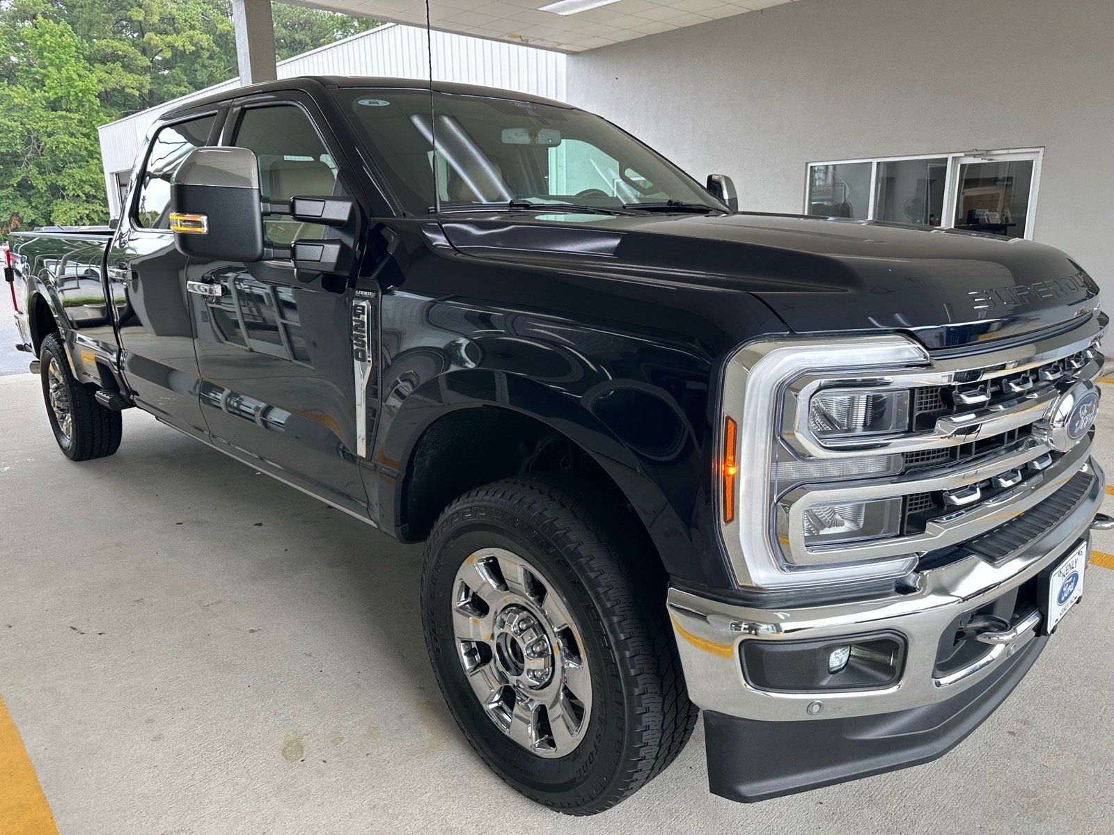 Certified 2024 Ford F250 Lariat w/ Lariat Ultimate Package AWD/4WD image 8