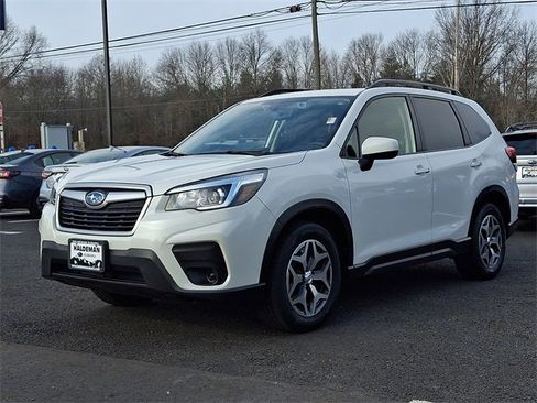 Used 2019 Subaru Forester Premium image 3