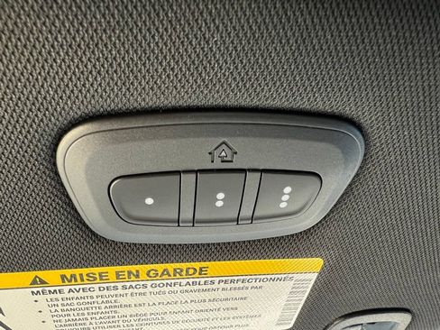 New 2027 Chrysler Pacifica Select FWD image 36