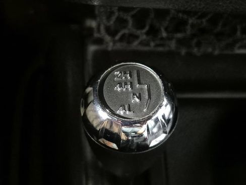 Used 2017 Jeep Wrangler Unlimited Sahara AWD/4WD image 17