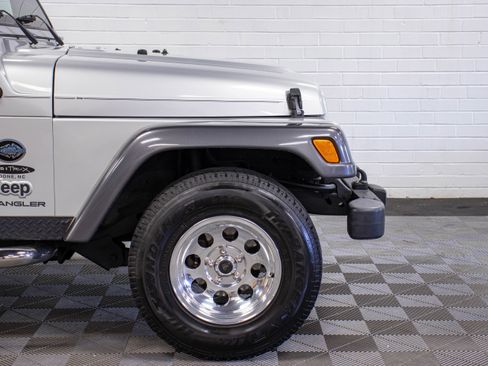 Used 2004 Jeep Wrangler X w/ Convenience Group AWD/4WD image 10