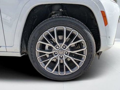 New 2026 Jeep Grand Cherokee L Summit w/ Advanced Protech Group IV AWD/4WD image 10